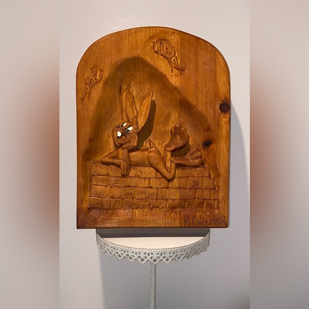 3/75$ Wall Mounted Vintage‎ hand carved Bugs Bunny on wood Canvas wall decor